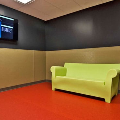 A family suite for multiple family dogs at Rochester Hills